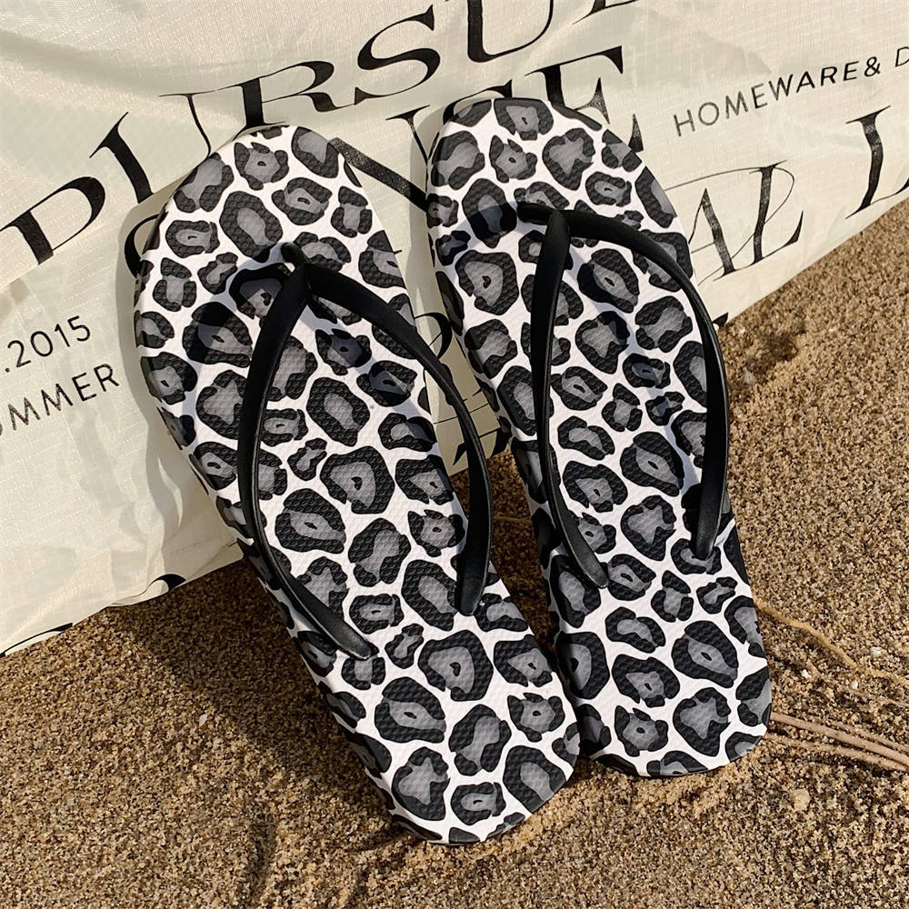 Wholesale Women's Leopard Print Beach Vacation Comfortable Summer Feet Shower Sandals